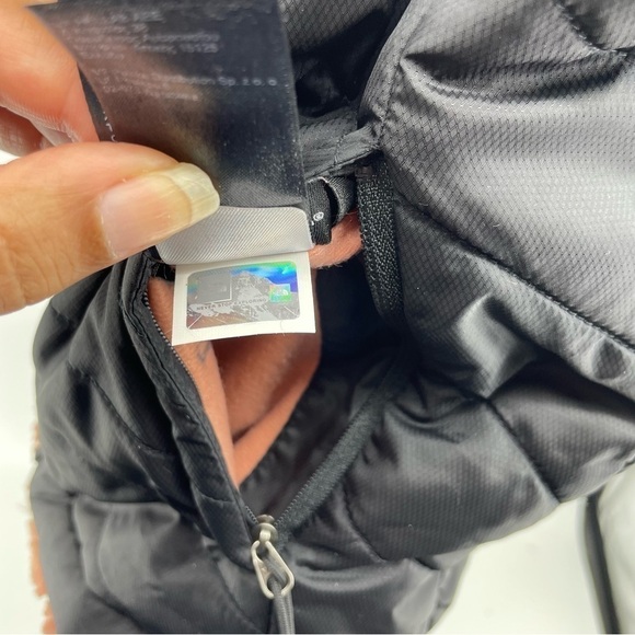 The North Face Pink/Black Reversible Quilted Vest XS B151 - Picture 6 of 15